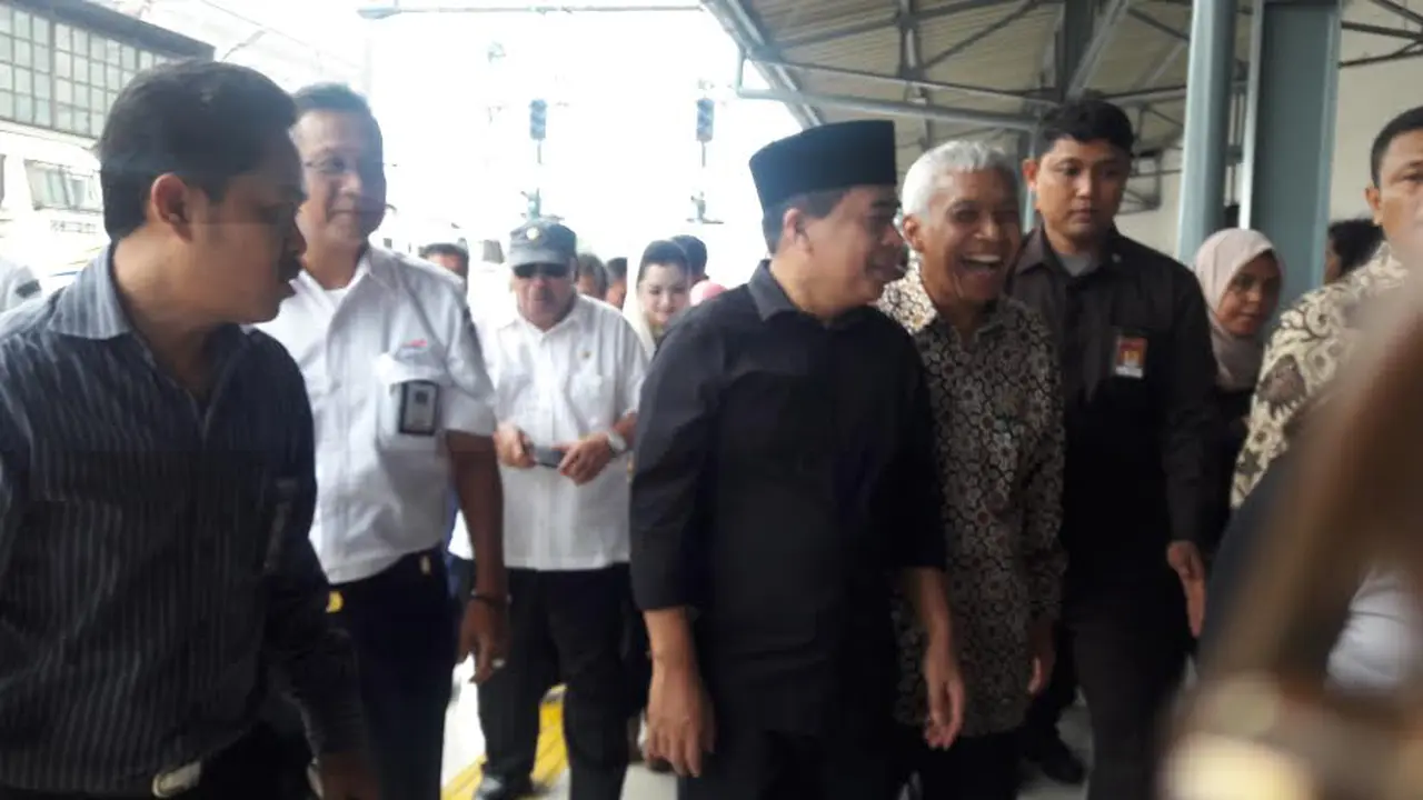 Ketua DPR menyambangi Stasiun Pasar Senen dan Stasiun Gambir