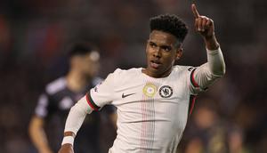 Gelandang Chelsea, Estevao bereaksi selama pertandingan sepak bola fase grup Liga Champions UEFA antara Qarabag dan Chelsea di Stadion Republik Tofiq Bahramov di Baku pada 5 November 2025. (Giorgi ARJEVANIDZE / AFP)