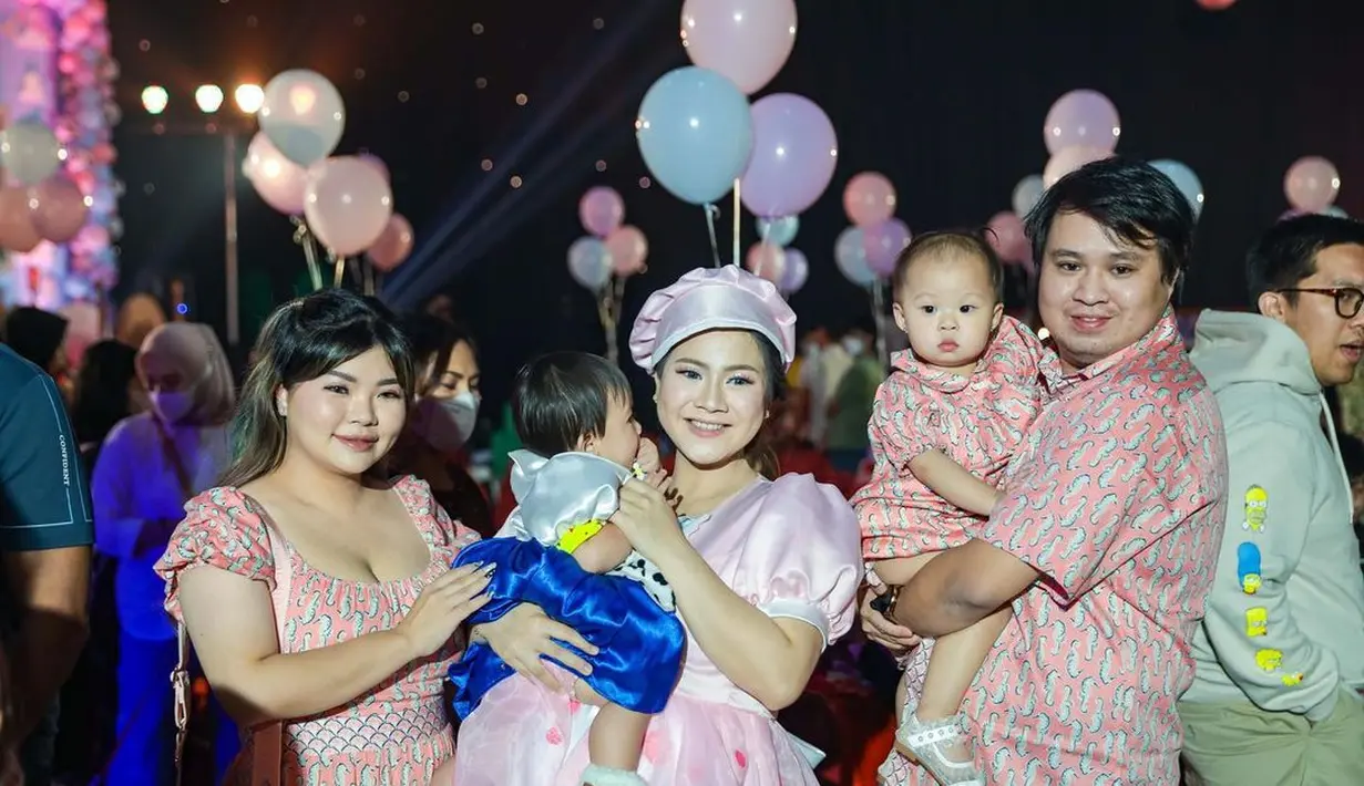 Selain rekan selebriti, acara tersebut juga dihadiri keluarga hingga rekan terdekat Caesar Hito dan Felicya Angelista. [instagram/felicyangelista_]