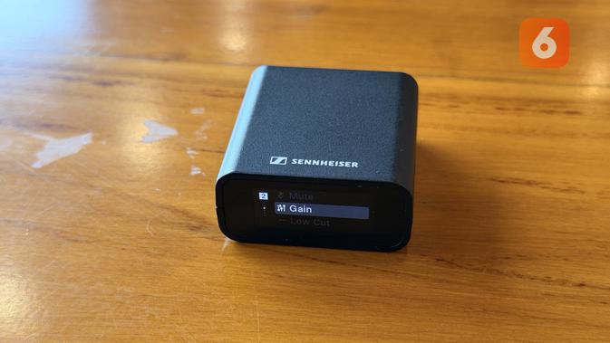 Reciever Sennheiser Profile Wireless bisa dicopot dari base. (Liputan6.com/ Yuslianson)
