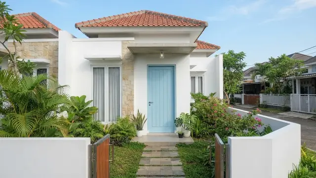 Pilihan Warna Pintu untuk Rumah dengan Dinding Putih