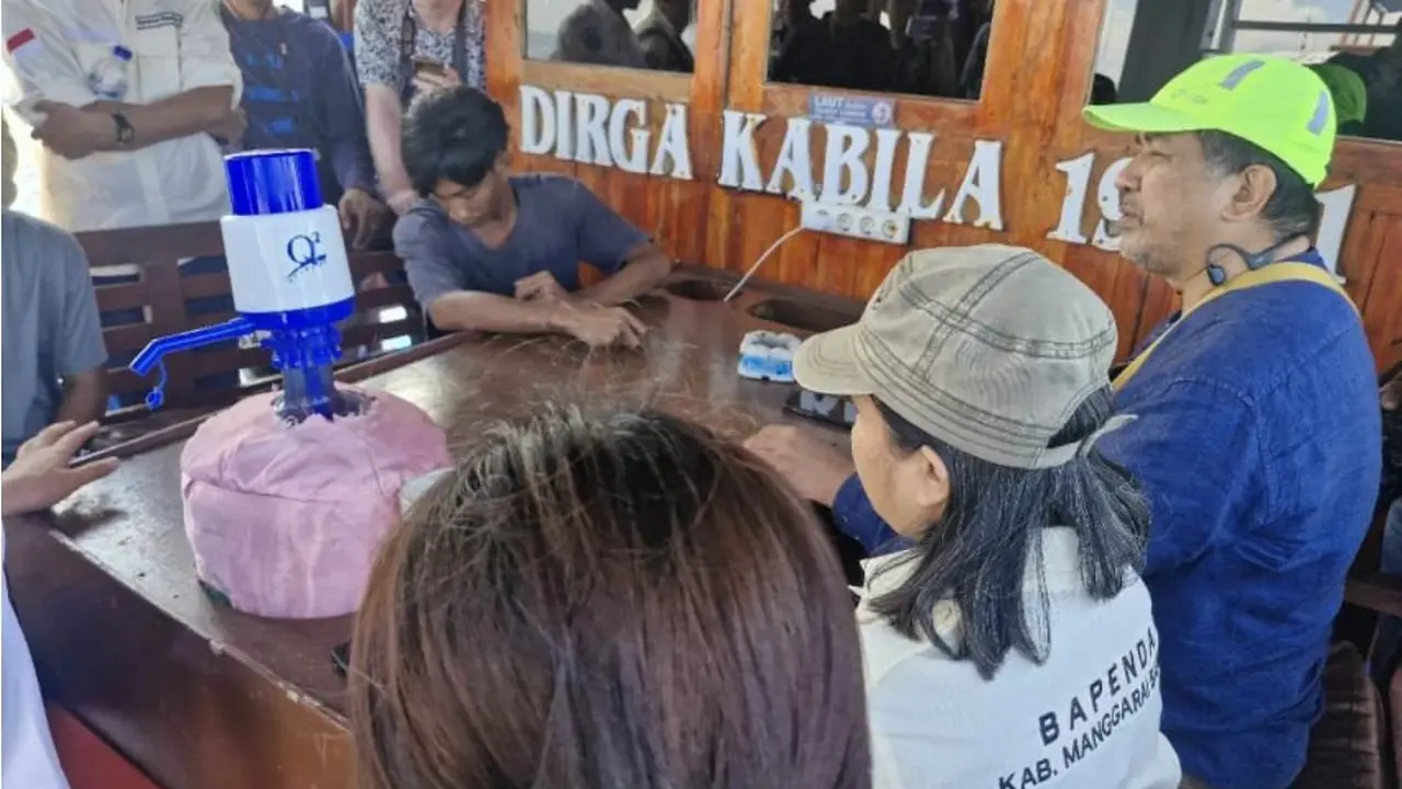 Satgas Korsup KPK saat melakukan sidak di salah satu kapal wisata di Labuan Bajo (Liputan6.com/Ola Keda)