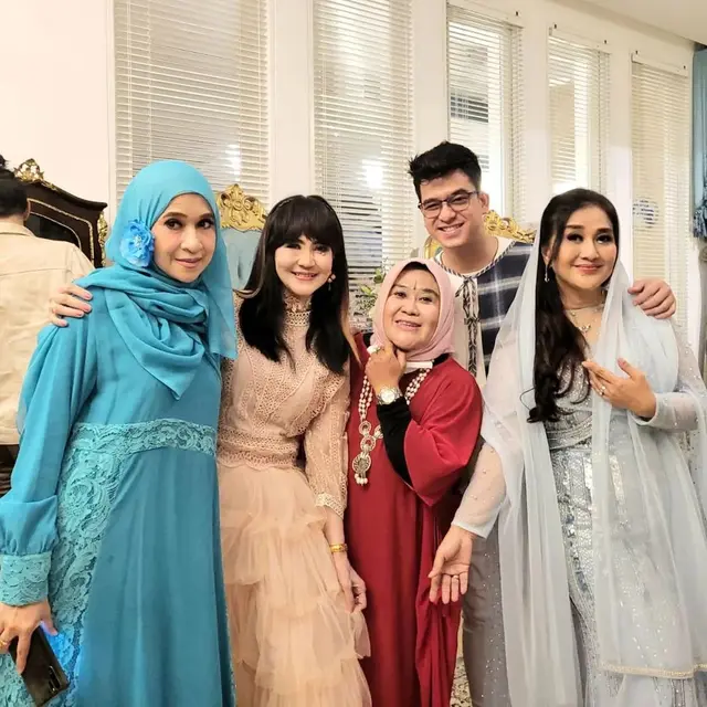 Paramitha Rusady menggelar pesta ulang tahun ke-56 (Foto: Instagram @itadyahpurnamasari)