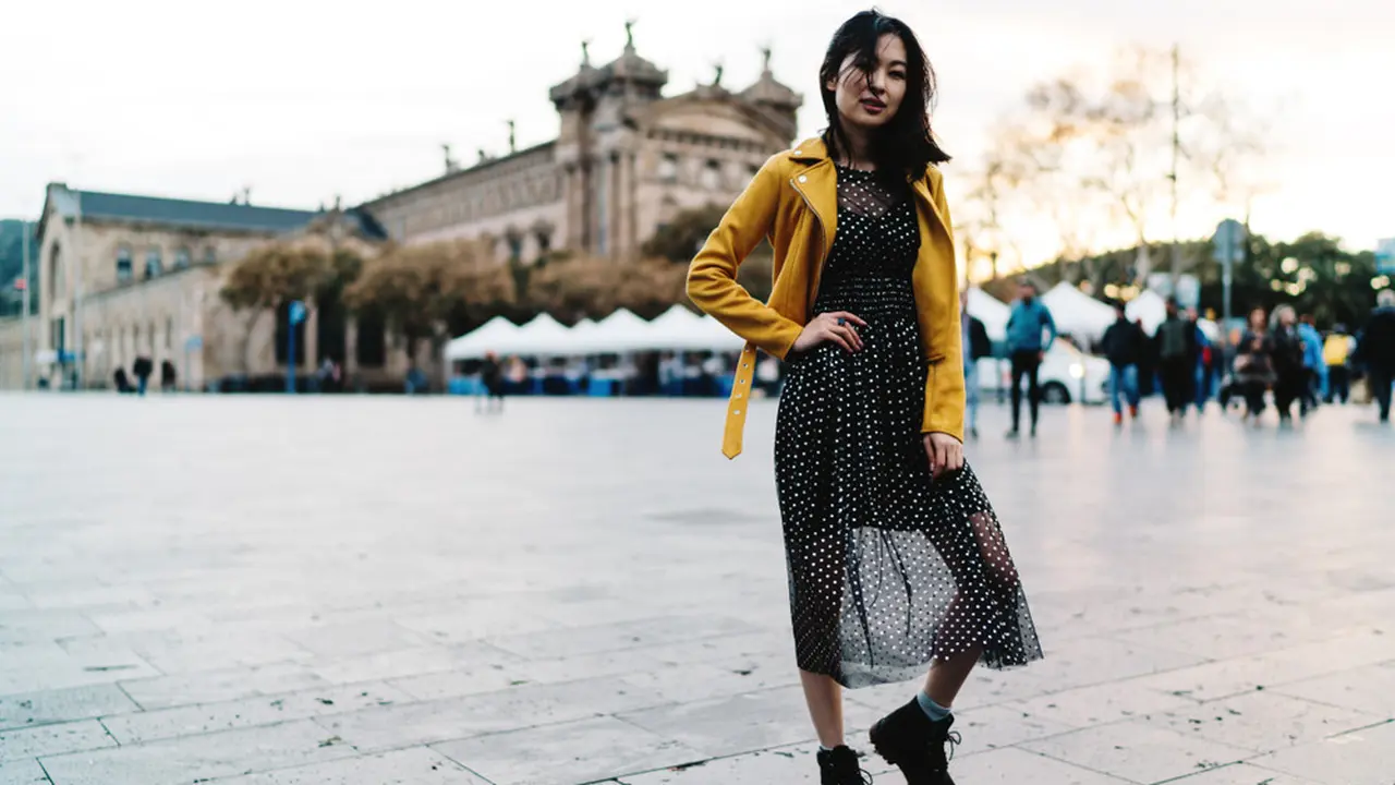 4 Fashion Item Bertema Musim Semi yang Bikin Penampilanmu Flawless di Segala Medan