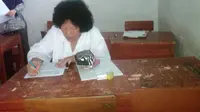 Semangat Nenek 73 Tahun Libas Soal UN Bahasa Indonesia