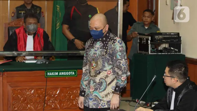 Teddy Minahasa Penuh Senyum saat Jalani Sidang Vonis Kasus Narkoba