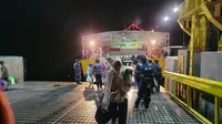Arus balik di Pelabuhan Jangkar Situbondo mulai terpantau ramai (Hermawan Arifianto/Liputan6.com)