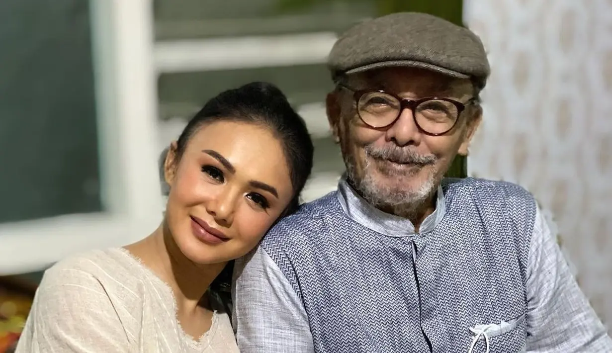 Siapa yang menyangka jika momen itu merupakan pertemuan terakhir Yuni dengan sang ayah. (Foto: instagram.com/yunishara36)