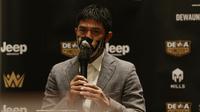Pelatih baru Dewa United, Nil Maizar, memberikan keterangan kepada wartawan saat diperkenalkan di Hotel Episode, Tangerang, Senin (4/4/2022). Nil Maizar akan memimpin skuad Dewa United untuk mengarungi kompetisi BRI Liga 1 musim depan. (Bola.com/ M Iqbal Ichsan)
