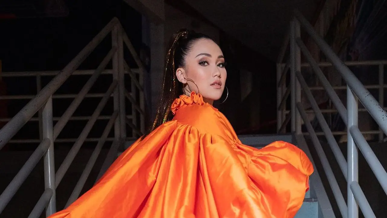 Ayu Ting Ting. (Foto: Rio Motret dari Instagram @ayutingting92)