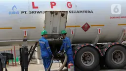 SPBE ini mendapat suplai LPG dari Depot Pulau Layang dengan kapasitas 100 metrik ton, dengan pengisian harian 90 metrik ton atau sekitar 30 ribu tabung per hari. (Liputan6.com/Herman Zakharia)