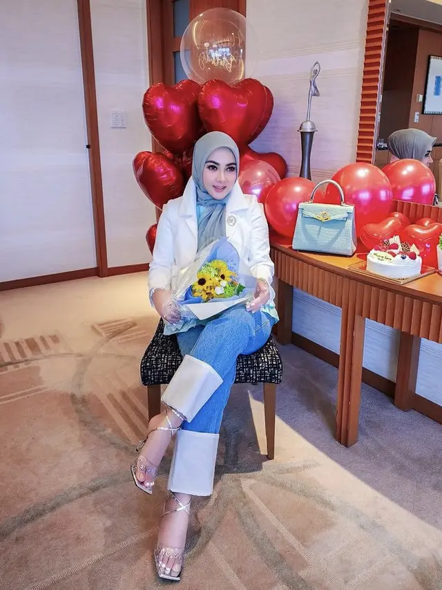 Potret Mewah Syahrini Merayakan Ulang Tahun ke-43