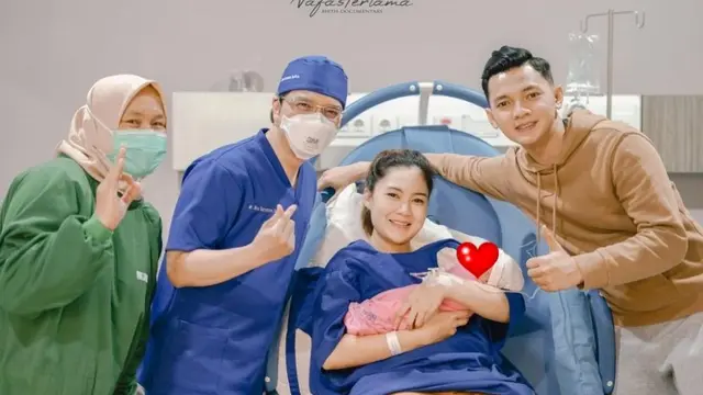 Potret Natural Tanpa Makeup 6 Artis Setelah Melahirkan, Tetap Menawan