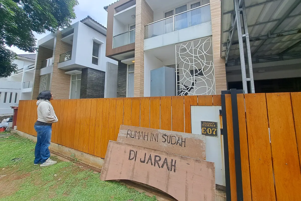 Rumah Nafa Urbach Dijarah Massa