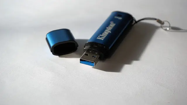 Fflashdisk (Image by Andreas Lischka from Pixabay)