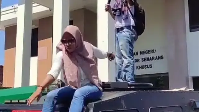 Detik-Detik Ribuan Pendukung Sudewo Mengamuk Usai Eksepsi Ditolak