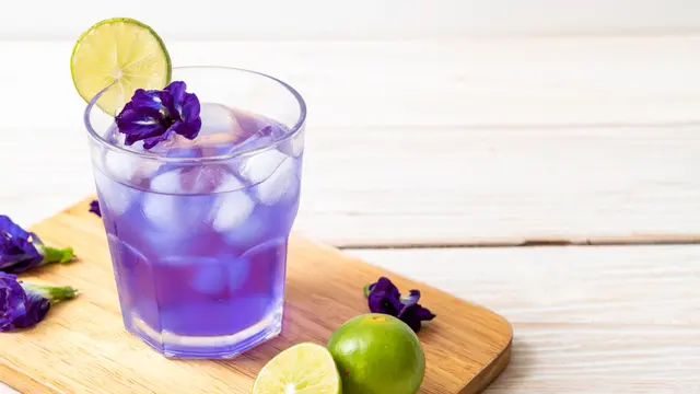 minuman es teh bunga telang