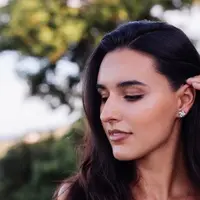 Ilustrasi anting emas (credit: kroshka__nastya/freepik)