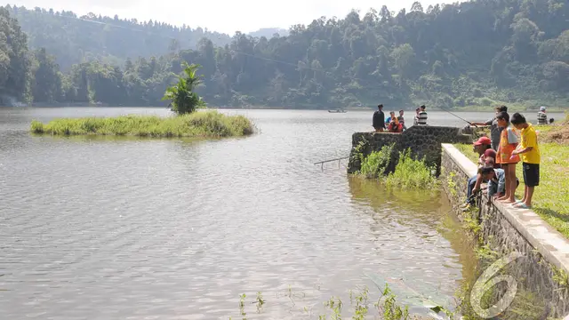 Melihat Panorama Eksotis di Situ Gunung