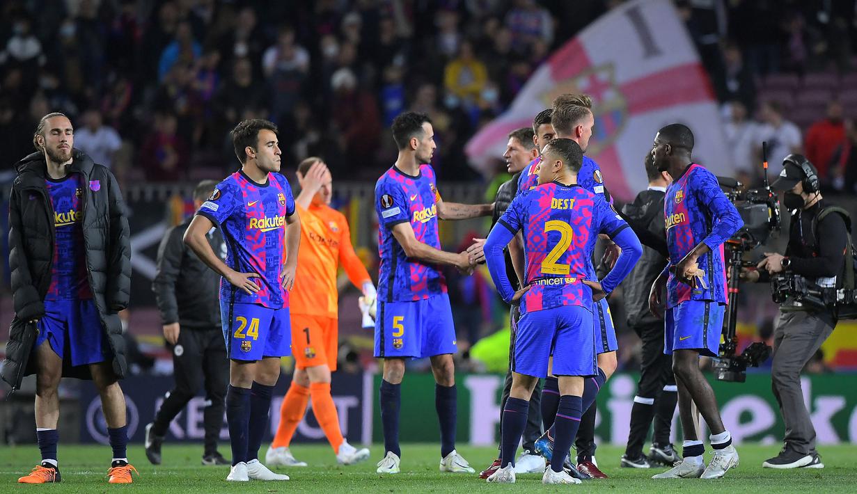 Tersingkir di Liga Europa, Barcelona amat sangat sulit merebut trofi musim ini. Di La Liga, meski menunjukkan tren positif dan melesat ke posisi kedua, Barca sulit mengejar Real Madrid di puncak karena berjarak 12 poin. (AFP/Jose Jordan)