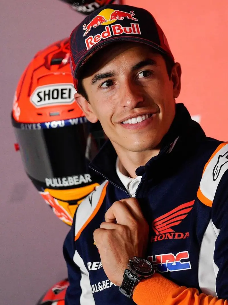 Singgah di Bandara Soekarno-Hatta, Unggahan Marc Marquez Bikin Netizen Tepok Jidat