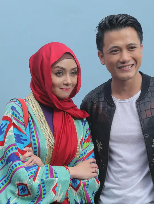 Sama-sama pernah gagal dalam rumah tangganya membuat kedua pasangan ini lebih hati-hati untuk kedepannya. Harapannya, pernikahannya nanti merupakan yang terbaik bagi keduanya. (Andy Masela/Bintang.com)