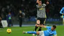 Gol Giacomo Raspadori di menit ke-88 memastikan kemenangan Napoli atas Juventus di Stadion Diego Armando Maradona. (CARLO HERMANN/AFP)