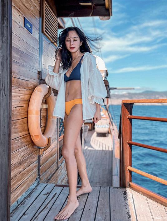 Dengan statusnya sebagai ibu satu anak, paras cantik,  dan tubuh ideal Kirana Larasati pantas mendapatkan sanjungan. (FOTO: instagram.com/kiranalarasati/)