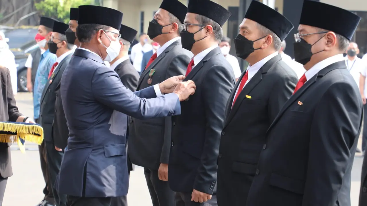 Hari Bhakti Postel ke-76, Tujuh Karyawan TelkomGroup Dianugerahi Tanda Kehormatan Satyalancana