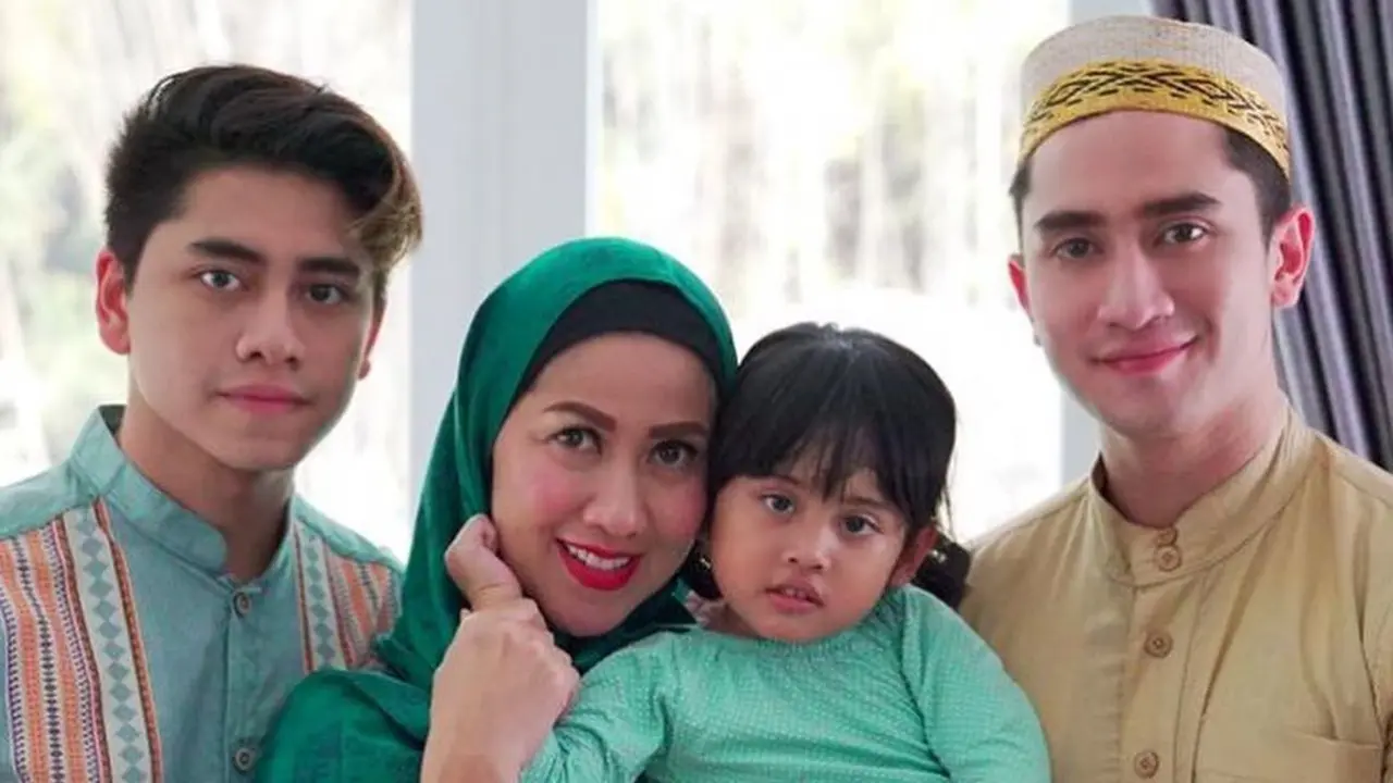 Momen Kompak Verrel Bramasta dan Athalla Naufal bersama Vania Athabina. (Sumber: Instagram/vaniaathabina24)