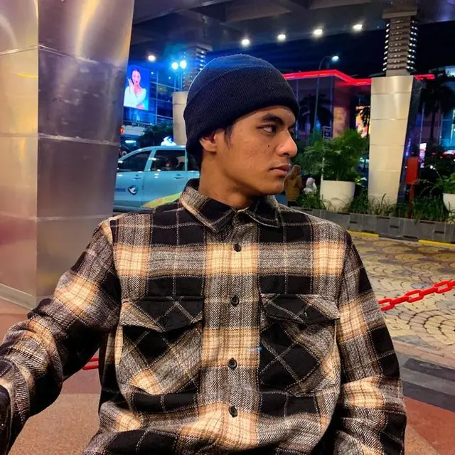 7 Potret Vadel Pacar Baru Laura Meizani Putri Nikita Mirzani, Jadi Sorotan