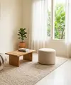 ide ruang tamu tanpa sofa besar agar rumah kecil terasa lebih lega (AI generated)