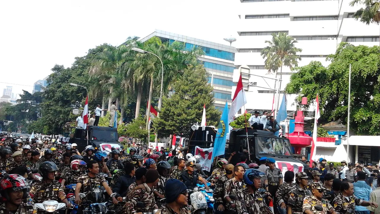 Massa Prabowo-Hatta Menyemut, Jalan Medan Merdeka Barat Macet