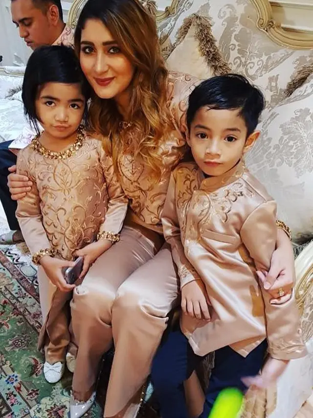 Hamil Anak Ketiga, Ini 6 Potret Tania Nadira dengan Kedua Buah Hatinya