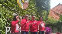 Sekretaris Jenderal PDIP Hasto Kristiyanto (kedua dari kiri) di Kantor DPP PDIP, Menteng, Jakarta Kamis (27/4/2023). (Liputan6.com/ Winda Nelfira)