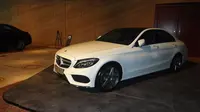 Mercedes Benz C 250 AMG hanya mengadopsi style yang digunakan pada kendaraan garapan AMG.