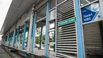 Kondisi Halte Bus Transjakarta Tosari lama di Jalan Jenderal Sudirman, Jakarta, Kamis (7/1/2021). Kondisi halte tersebut kini terbengkalai usai beroperasinya Halte Tosari baru dengan daya tampung yang bertambah dua kali lipat. (Liputan6.com/Faizal Fanani)