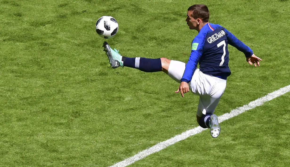 Griezmann mengumumkan keputusannya tersebut melalui postingan di Instagramnya pada Senin (01/01/2024). (AFP/Luis Acosta)