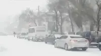 Badai salju yang melanda kawasan Ukraina mengakibatkan suhu turun hingga minus 25 derajat Celcius. 