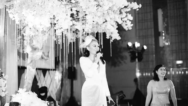 7 Gaya Agnez Mo Kondangan di Pernikahan Greysia Polii Ini Curi Perhatian