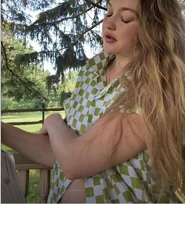 6 Potret Gigi Hadid Pamer Baby Bump saat Live Instagram, Curi Perhatian