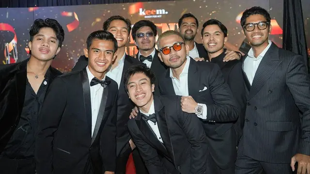 6 Potret Pratama Arhan Jadi BA Skincare Pria, Disebut Dion Wiyoko Versi Jawa