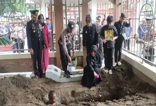 Bripka Septian Anggota Polres Pekalongan Meninggal, Kelelahan dan Pingsan usai Tugas Pengamanan Arus Mudik. (Antara)