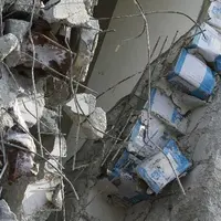 Menggunakan kaleng bekas dan busa sebagai tembok, gak salah kalau apartemen ini hancur berantakan saat gempa melanda Taiwan kemarin.