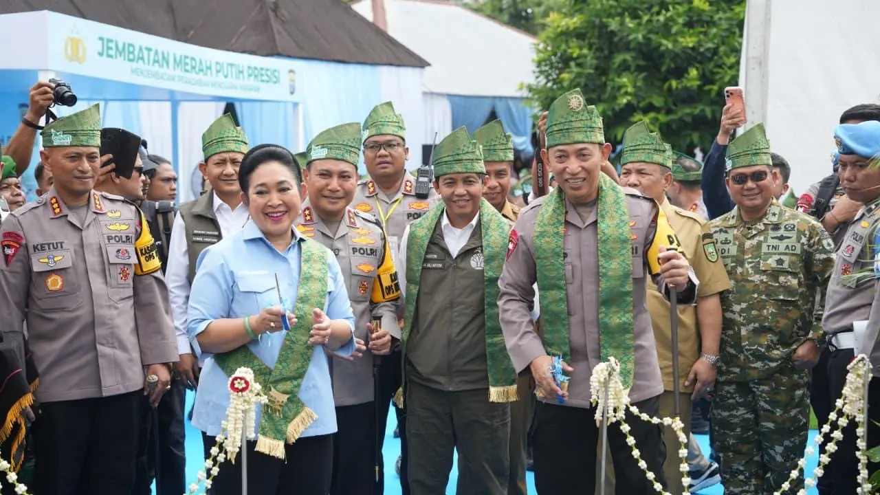 Kapolri Listyo Sigit Prabowo meresmikan Jembatan Merah Putih Presisi di Riau, Selasa (17/3/2026). (Istimewa)