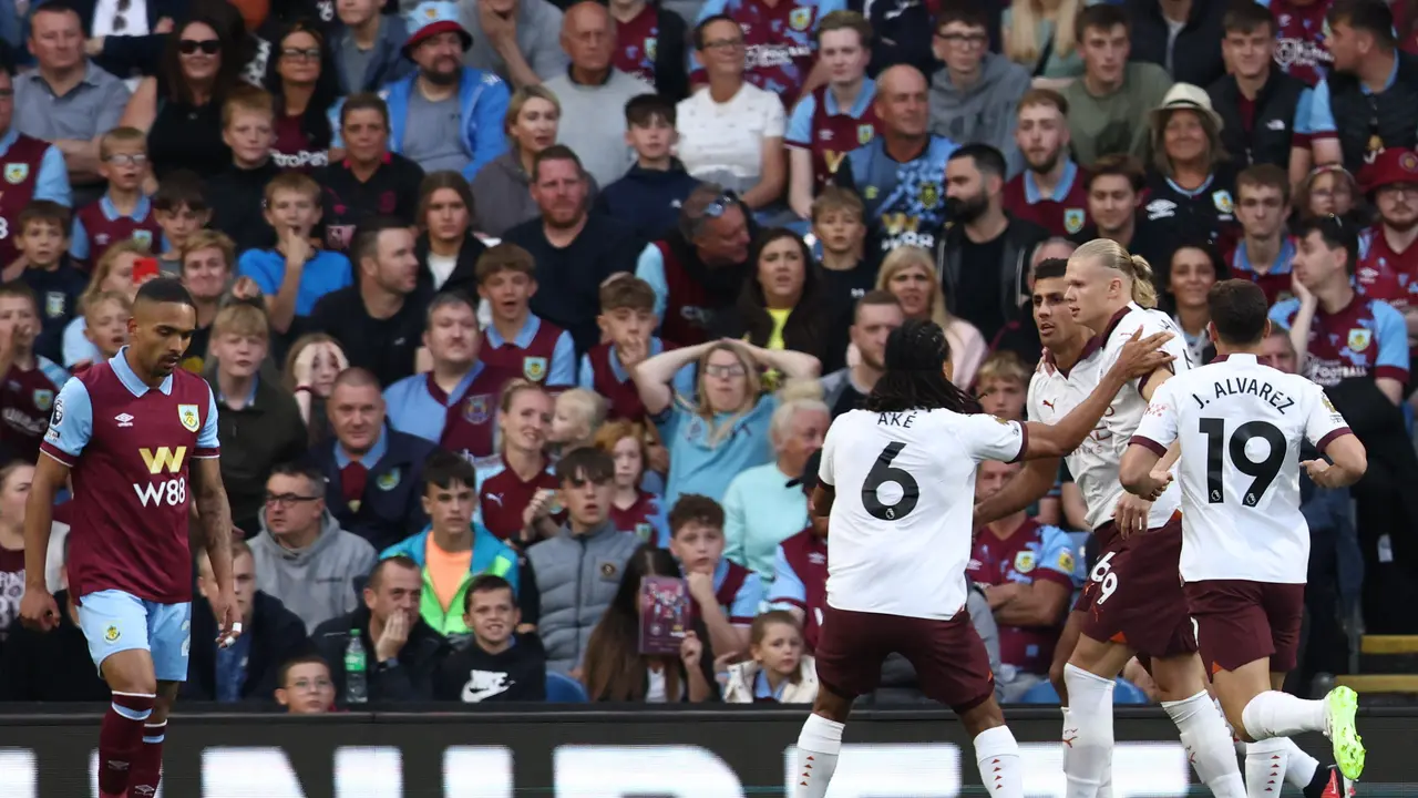 Haaland merayakan gol saat Manchester City melawan Burnley di Liga Inggris pekan pertama musim 2023/2024
