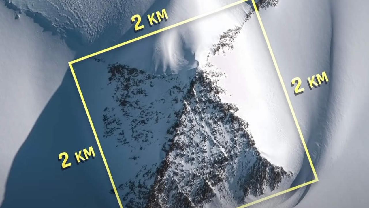 Gunung berbentuk piramida