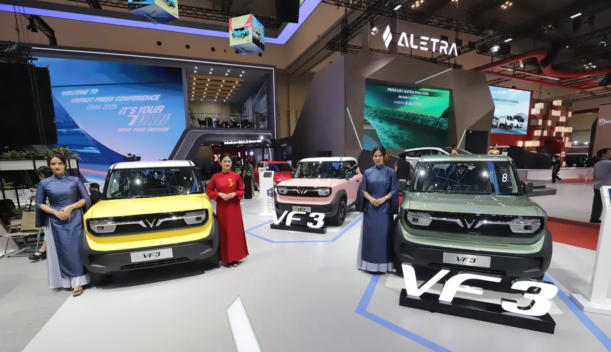 Ada lebih dari 60 merek otomotif global, yang terdiri dari kendaraan penumpang, kendaraan komersial, sepeda motor dan karoseri, akan meluncurkan produk terbaru mereka di GIIAS 2025. (merdeka.com/Arie Basuki)