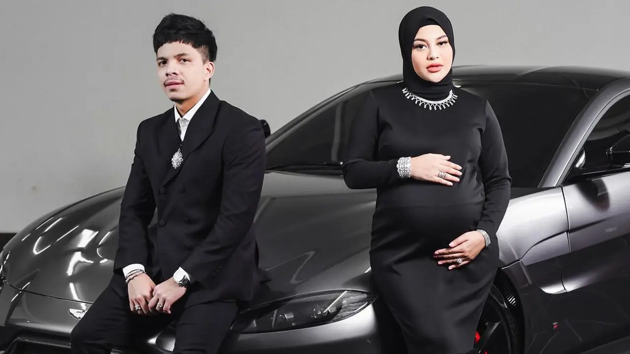 6 Gaya Fashion Aurelie Hermansyah dan Atta Halilintar yang Semakin Kompak, Pakai Outfit Bernuansa Senada
