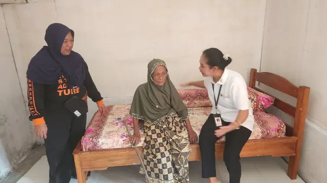 Kementerian Sosial (Kemensos) membangun Rumah Sejahtera Sosial (RTS) pada rangkaian Hari Lanjut Usia (HLUN) 2024. Aisyah (80) menjadi salah satu lansia yang mendapatkan RTS Kemensos, di wilayah Aceh Utara. (Istimewa)